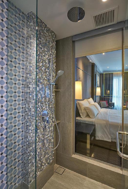 Hatten Place Hotel 5*