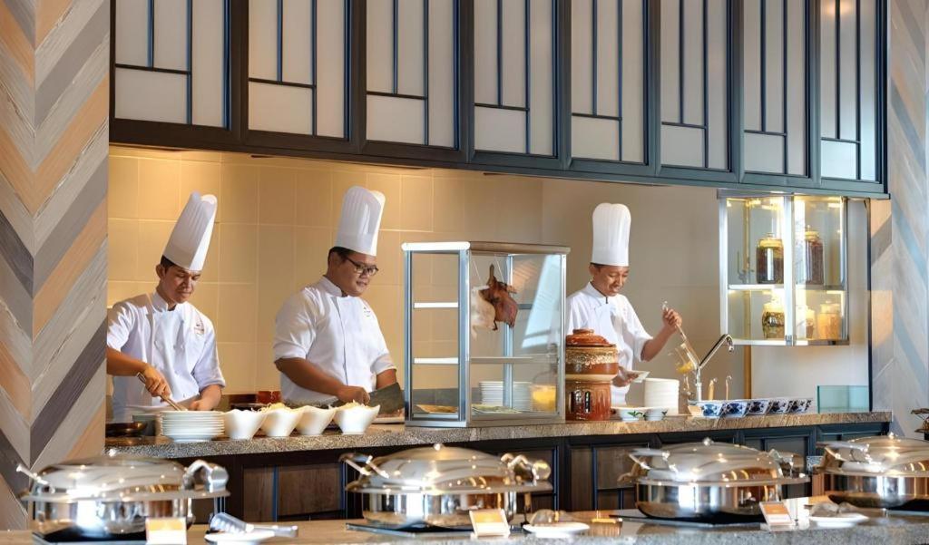 Hatten Place Hotel