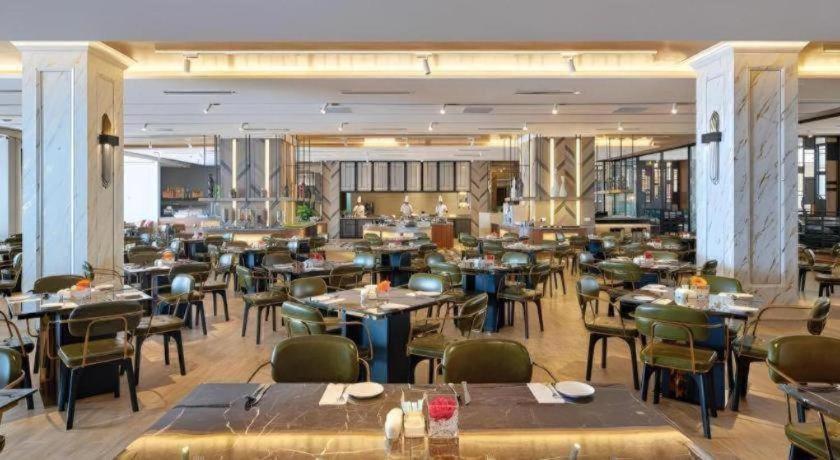 Hatten Place 5*